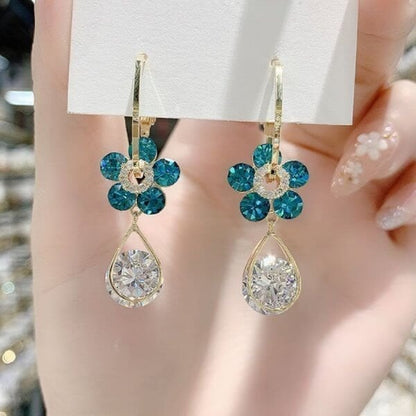 Aretes Encanto de oro 💝Déjate enamorar por el brillo✨ y la elegancia de Encanto de Oro.👑