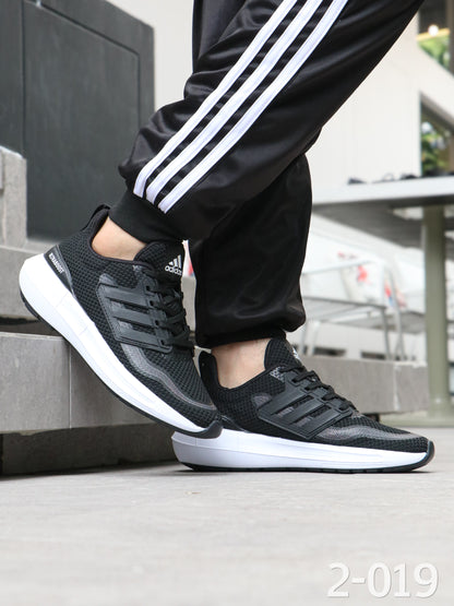 ADIDAS ULTRABOOKT
