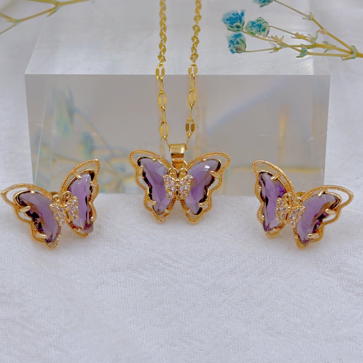 🥰ARETE MARIPOSA BRILLANTE🦋👉🌸 Brillo que perdura, elegancia que nunca pasa de moda.